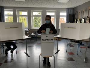 EF5D298D-A8B4-4B9E-B116-F95541137FD7